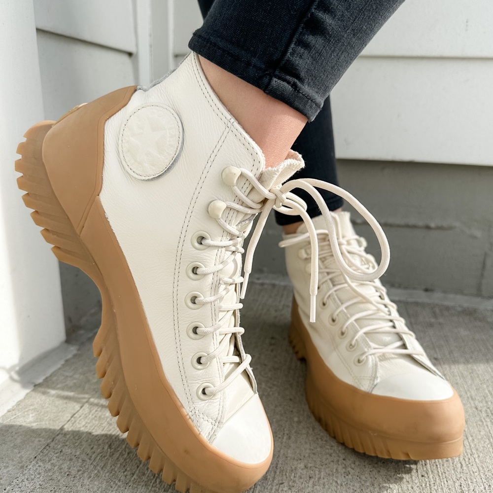 Converse Chuck Taylor loved leather sneakers
